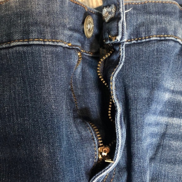 Torrid High Rise Curvy Crop Jeans 26R - Picture 11 of 12